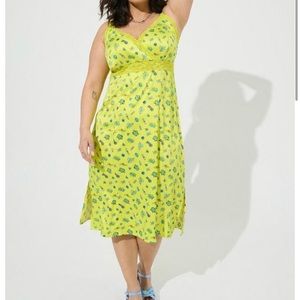 NWT Torrid Betsey Johnson 3X 22 24  MIDI Trench Satin Lace Inset Dress Yellow